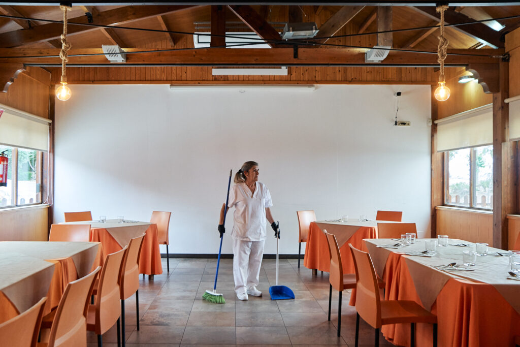 ADI servicios empresa de inserción en CRYSALIA